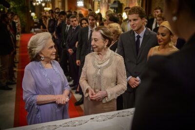 Estela (Nathalia Timberg) e Teresa (Fernanda Montenegro)
(Foto: Globo/Alex Carvalho)