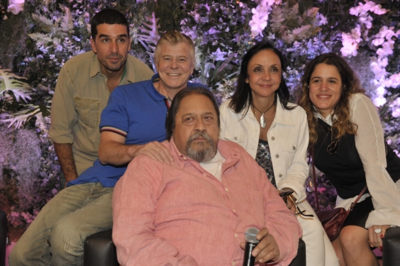 Aquele Beijo - Miguel Falabella , Leandro Neri , Cinha de Paula , Roberto Talma e Tande (Foto: TV Globo / João Cotta)