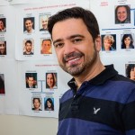 Daniel Ortiz e, ao fundo, os personagens da trama e suas relações