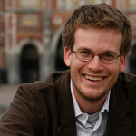 John Green, de “A culpa é das estrelas”, participa de “Malhação”