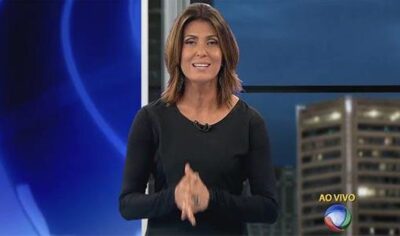 Janine só foi mostrada da cintura pra cima (Foto: Reprodução)