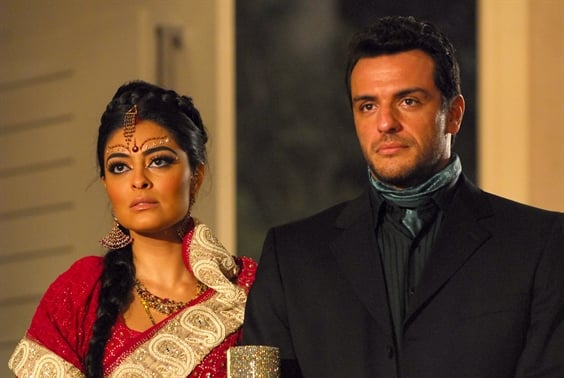 Raj (Rodrigo Lombardi) e Maya (Juliana Paes) (Foto: TV Globo / Renato Rocha Miranda)