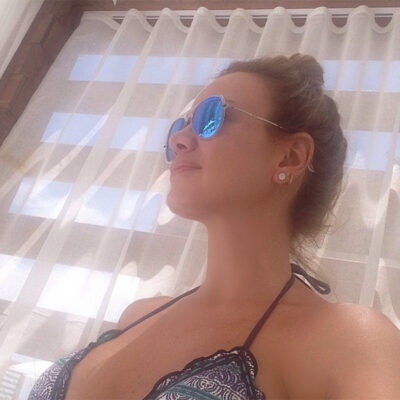 “Bom olhar pra dentro de si”, diz Eliana ao postar foto de biquíni