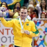 Arthur Zanetti e sua medalha de ouro no Pan (Foto: Ezra Shaw / AFP)