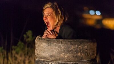 Inês se desespera
(Foto: Artur Meninea/Gshow)