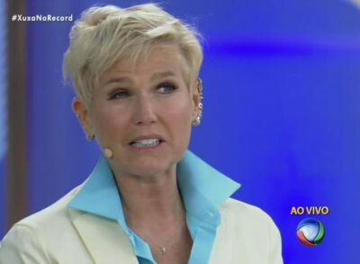 Programa de Xuxa conta com alguns problemas técnicos  (Foto: Reprodução / TV Record)