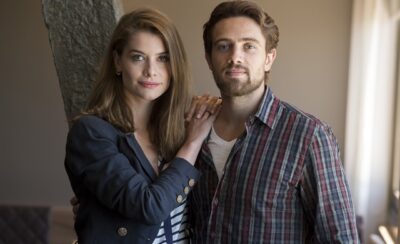 Lívia (Alinne Moraes) e Felipe (Rafael Cardoso) se reencontram no século 21
(Foto: Globo/Estevam Avellar)