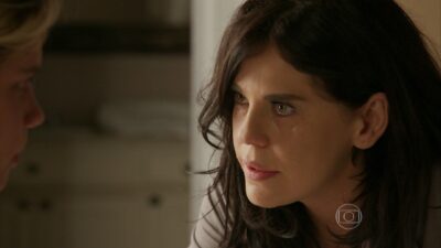 Nelita (Bárbara Paz) em cena de 