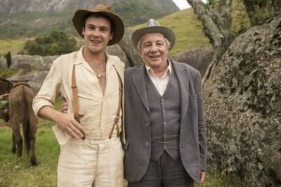Candinho (Sergio Guizé) e Pancrácio (Marco Nanini)
(Foto: Globo/João Cotta)
