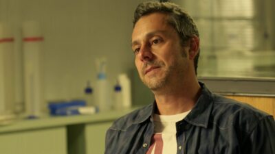 Romero (Alexandre Nero) em cena de 