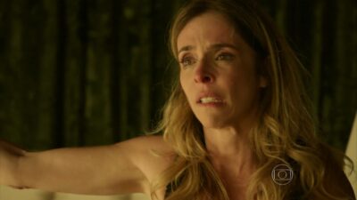 Deborah Evelyn (Kiki) em cena de 