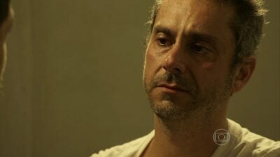 Romero (Alexandre Nero) em cena de 