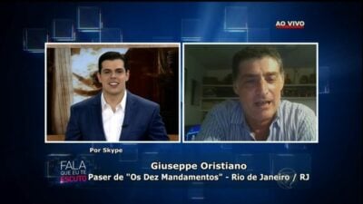 Pastor conversa com o ator Giuseppe Oristânio durante o 