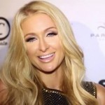 Paris Hilton comemora seu 35º aniversário com grande estilo em ilha