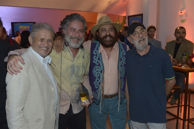 http://tvfoco.uai.com.br/wp-content/uploads/2015/05/Daniela-Mercury.jpg