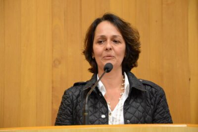 Edmara Barbosa, filha de Benedito e coautora de 