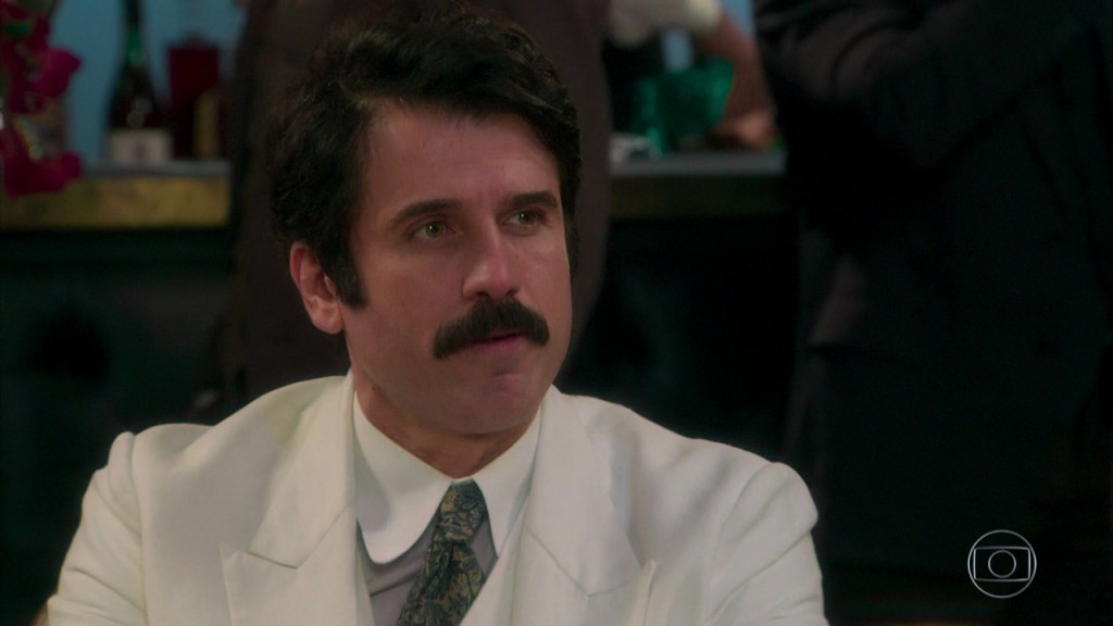 Ernesto (Eriberto Leão) em cena de "Êta Mundo Bom" (Foto: Reprodução/Globo)