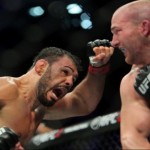 Minotouro e Patrick Cummins em luta no "UFC 198"
(Foto: Divulgação)