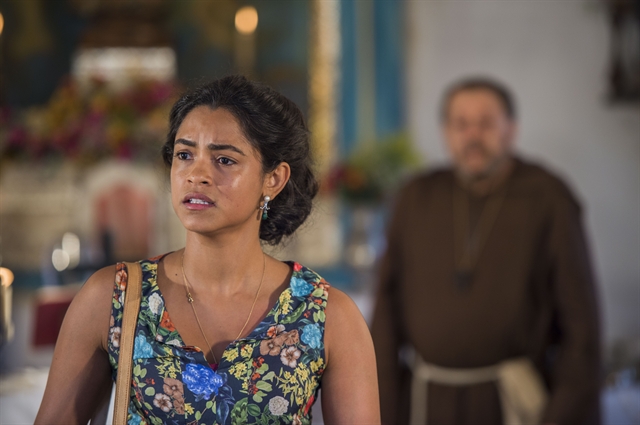 http://tvfoco.uai.com.br/wp-content/uploads/2015/05/Daniela-Mercury.jpg