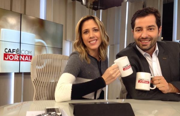 café com jornal
