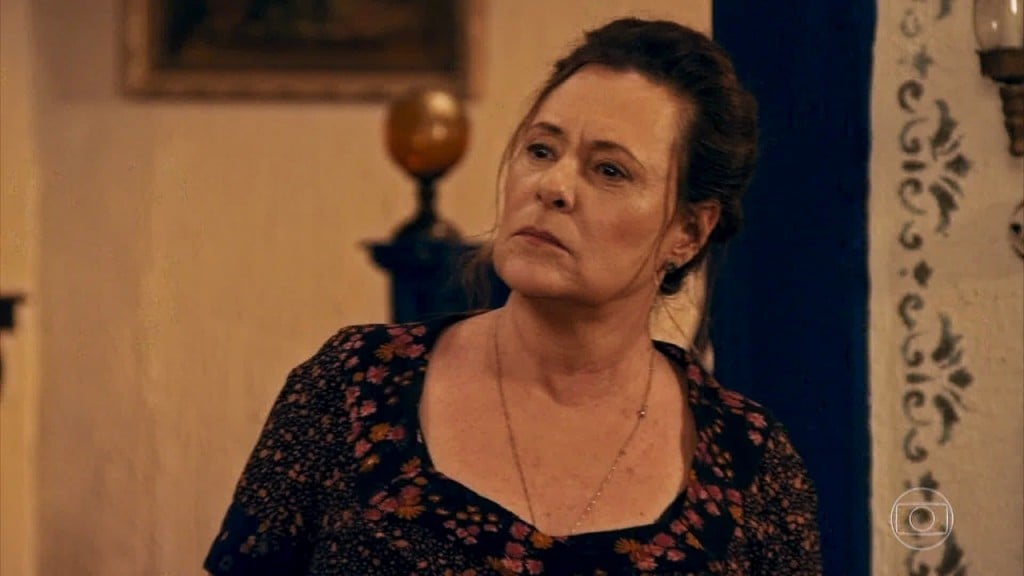 Cunegundes (Elizabeth Savala) em cena de "Êta Mundo Bom" (Foto: Reprodução/Globo)