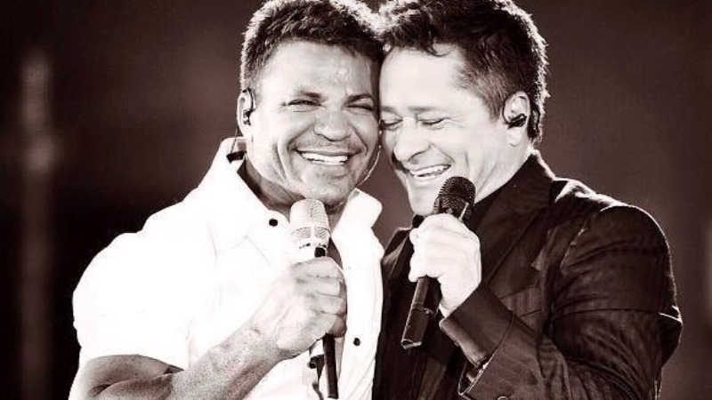 http://tvfoco.uai.com.br/wp-content/uploads/2015/05/Daniela-Mercury.jpg