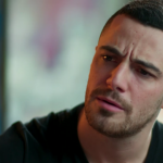 Samurai (Felipe Titto) em cena de "Malhaçã: Seu Lugar no Mundo"
(Foto: Reprodução/Globo)