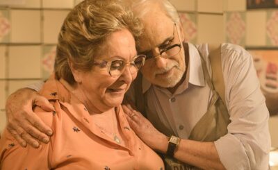 Geppina (Aracy Balabanian) e Gaetano (Francisco Cuoco) , os patriarcas da família De Angeli, casados há 50 anos
(Foto: Globo/Ramón Vasconcelos)