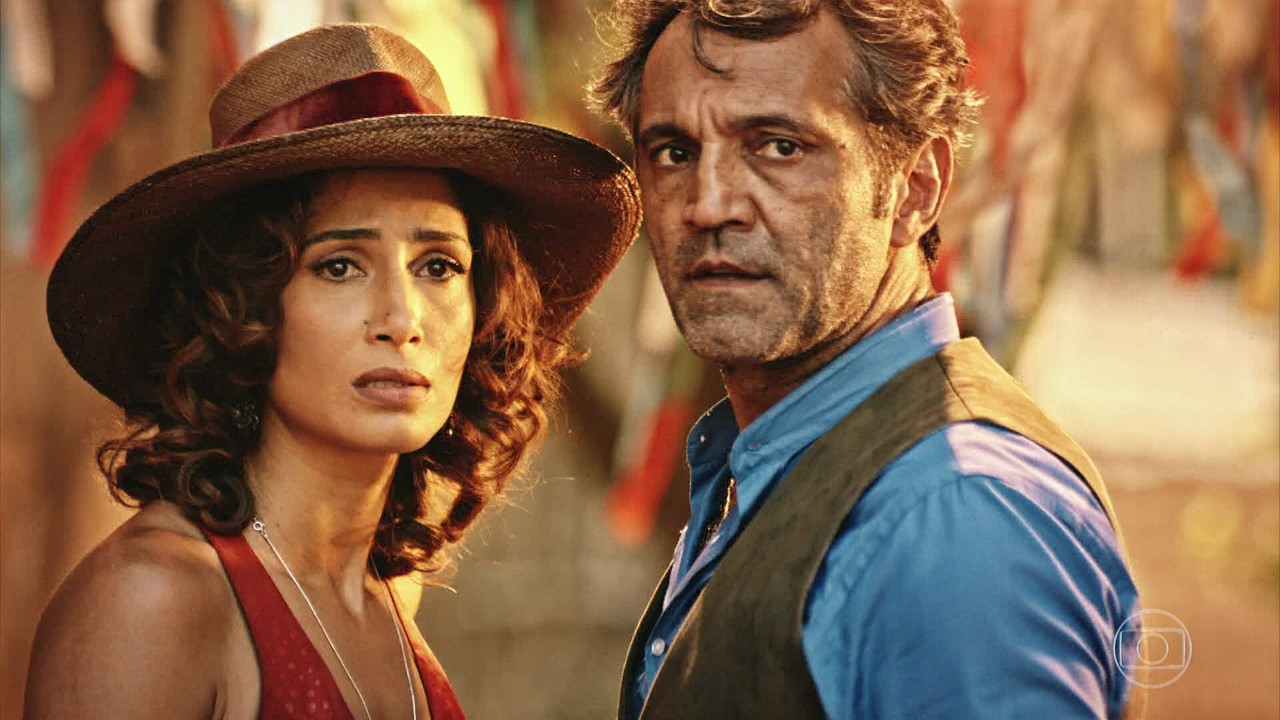 http://tvfoco.uai.com.br/wp-content/uploads/2015/05/Daniela-Mercury.jpg