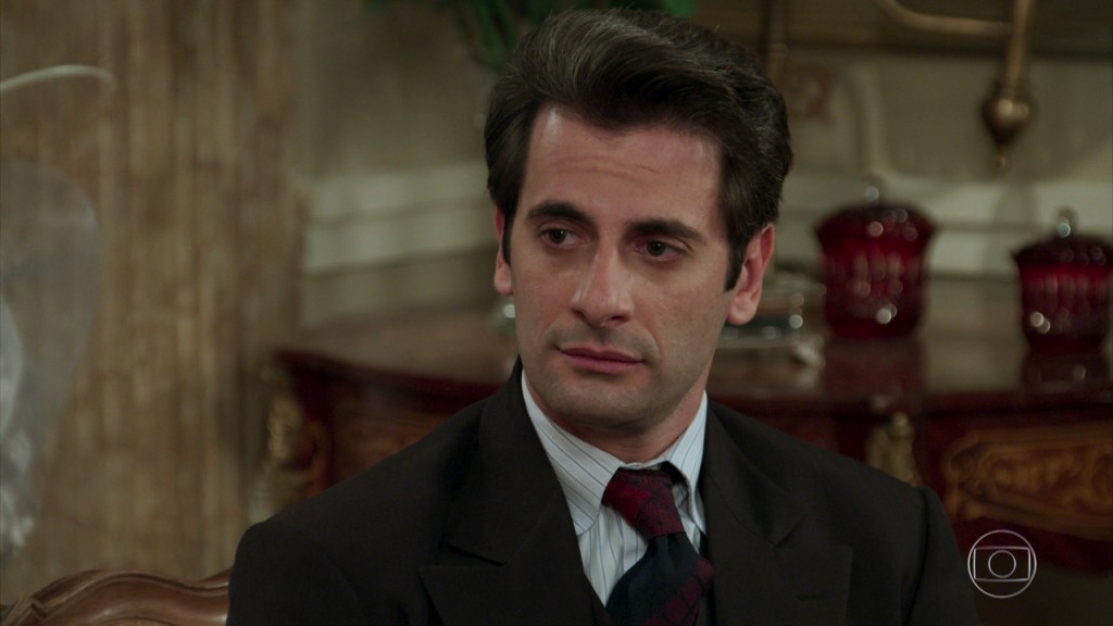 Araújo (Flávio Tolezani) em cena de "Êta Mundo Bom" (Foto: Reprodução/Globo)