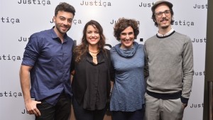 Manuela Dias e colaboradores de "Justiça" (Foto: Globo/João Miguel Júnior)