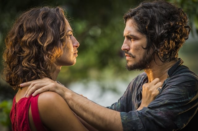 http://tvfoco.uai.com.br/wp-content/uploads/2015/05/Daniela-Mercury.jpg