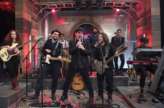 http://tvfoco.uai.com.br/wp-content/uploads/2015/05/Daniela-Mercury.jpg
