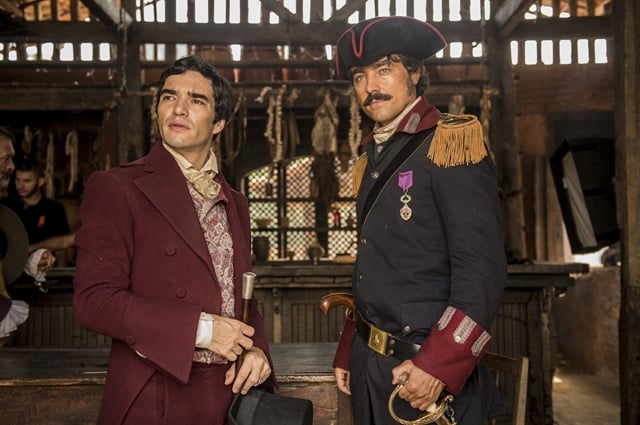 André (Caio Blat) e Tolentino (Ricardo Pereira) (Foto: Globo/João Cotta)