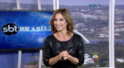 Neila Medeiros no comando do telejornal 