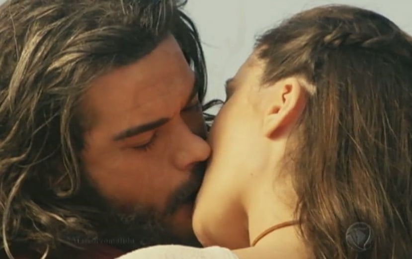 http://tvfoco.uai.com.br/wp-content/uploads/2015/05/Daniela-Mercury.jpg