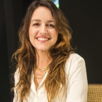 A autora Manuela Dias no 'Ofício em Cena', da GloboNews
(Foto: Globo/João Miguel Júnior)