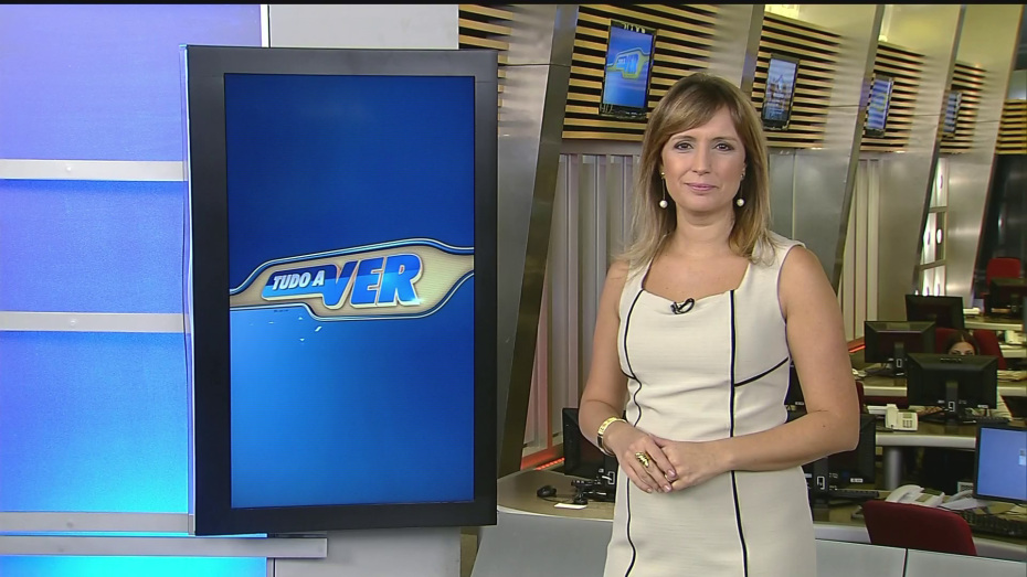 Tina Roma no comando do "Tudo a Ver" (Foto: Reprodução/Record)