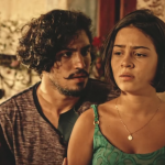 Miguel (Gabriel Leone) e Olívia (Giulia Buscacio) em cena de "Velho Chico"
(Foto: Reprodução/Globo)
