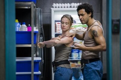 Bruna (Mariana Ximenes) e Artur (Rui Ricardo Diaz) em cena de 