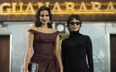 Veronica (Débora Falabella) e Beatriz (Bruna Marquezine) em 