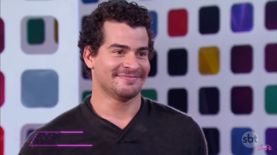 Ator Thiago Martins no 