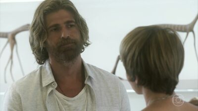 Pedro (Reynaldo Gianecchini) e Helô (Cláudia Abreu) em cena de 