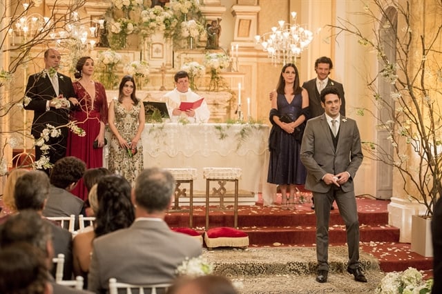 http://tvfoco.uai.com.br/wp-content/uploads/2015/05/Daniela-Mercury.jpg