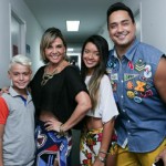 Xandy, Carla Perez e os dois filhos (Foto Caras)