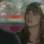 Isabela (Alice Wegmann) em cena de "A Lei do Amor"
(Foto: Reprodução/Globo)