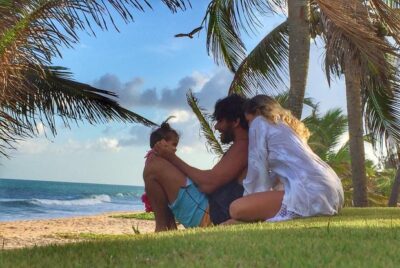 Deborah Secco e Hugo Moura com a filha, Maria Flor (Foto: Reprodução/Instagram)