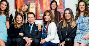 Silvio Santos, a esposa Íris, e as seis filhas (Foto: Rogério Pallatta)