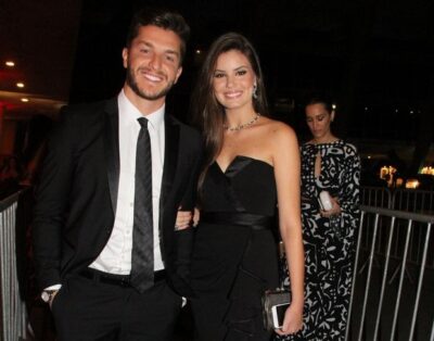 Klebber Toledo e Camila Queiroz (Foto: AgNews)