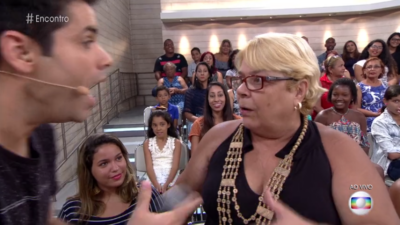 Lair Rennó entrevista mulher que xingou ao vivo no 